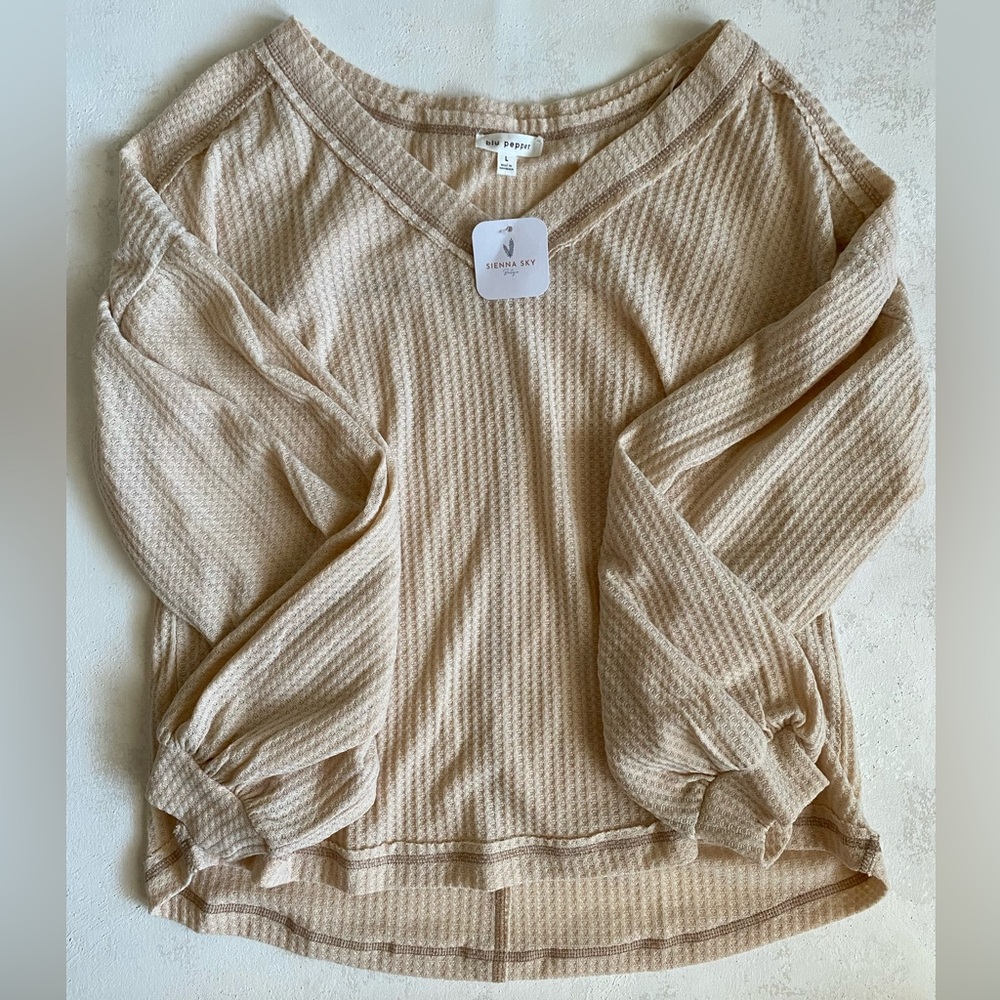NWT Blu Pepper Beige Tunic Top with Tapered Peasant Sleeves, Size L